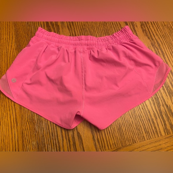 Lulu lemon hotty hot shorts - Picture 2 of 3